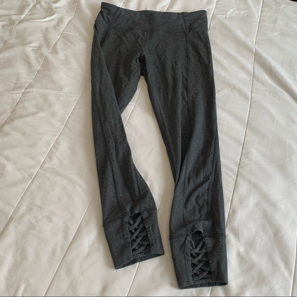 (2for$20) Calvin Klein Med Cropped Grey Leggings - Picture 3 of 6